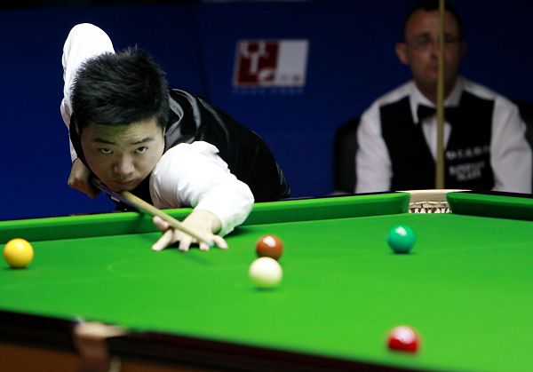 体育直击CBA：第三节仅9分 新疆66比82不敌北京